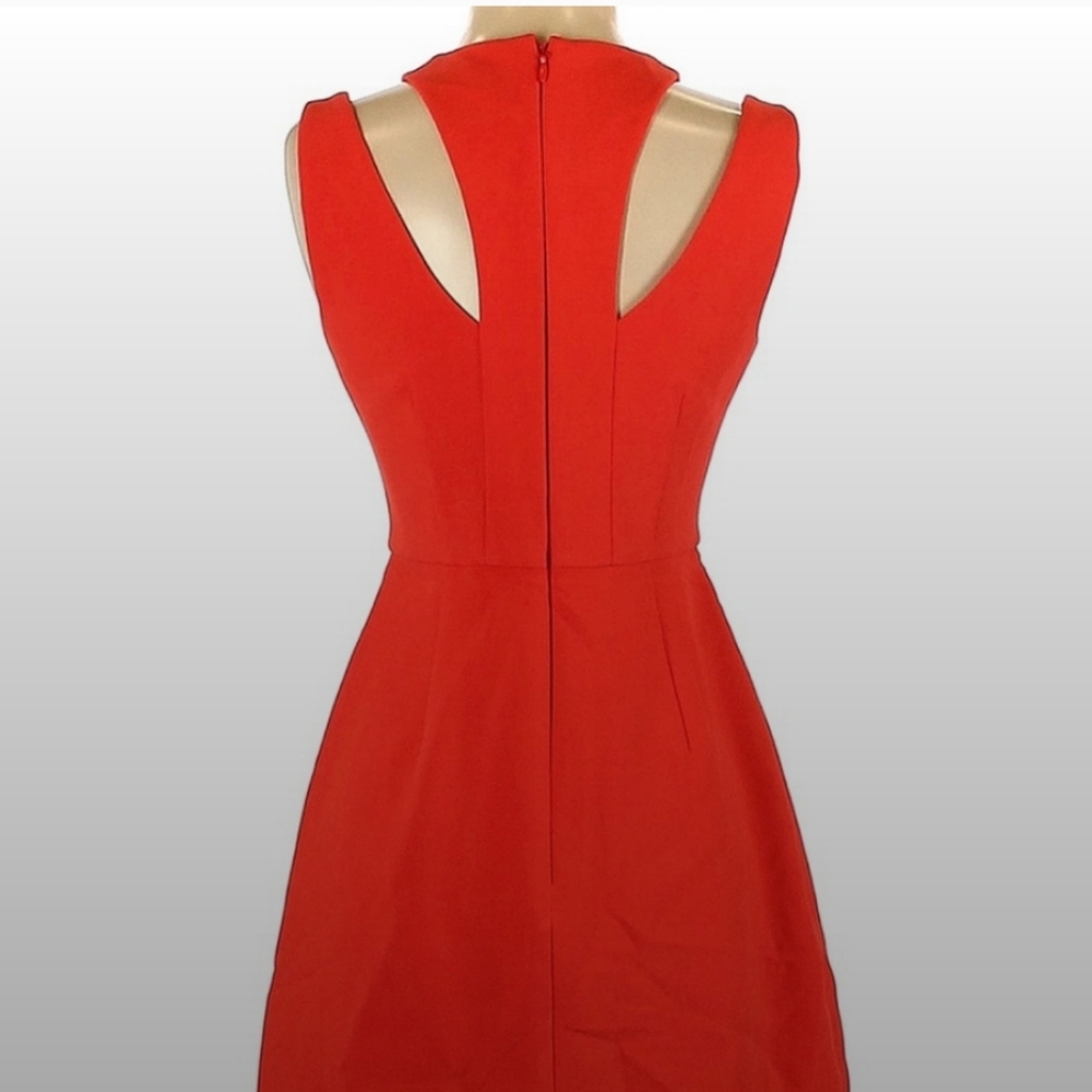 Elegant Red Sleeveless Dress - Picture 8 of 9